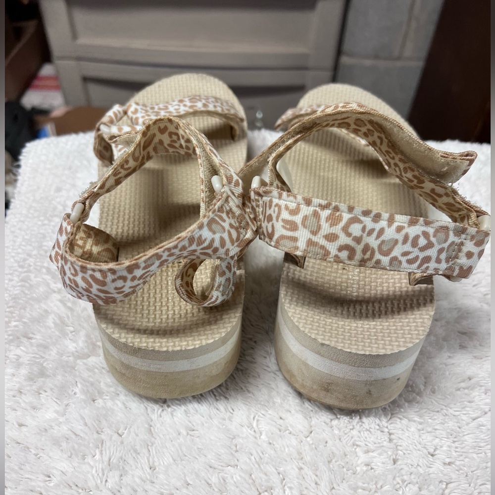Womens sandals size 8 - Picture 4 of 5